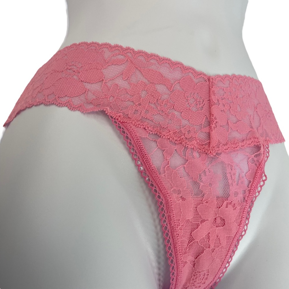Victoria’s Secret Pink Thong Panty‎ Size M